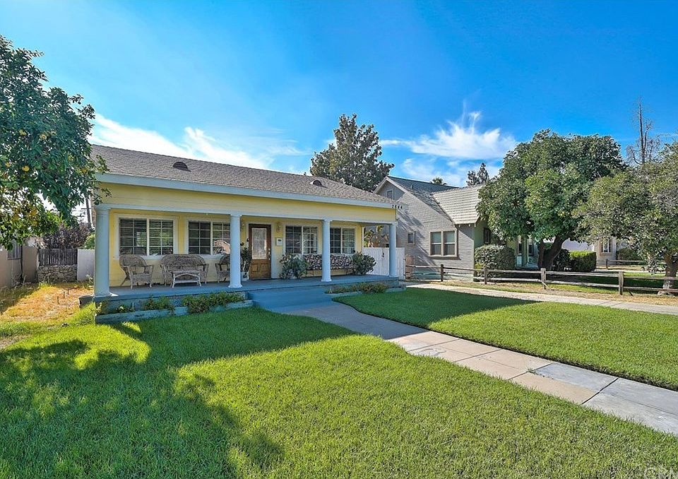 1st image of 2844 N Arrowhead Ave