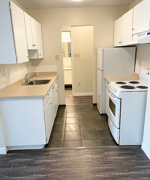 1715 W 11th Ave #220 — Photo 11