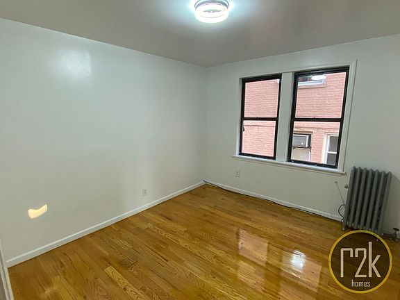 4th image of 32-60 31st St #1