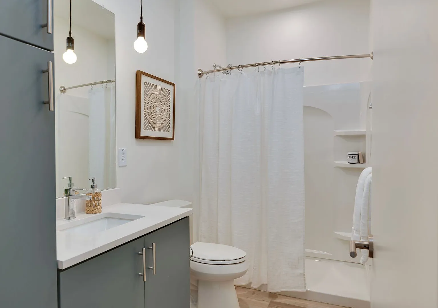 Private Room with Walk-In Closet Utilities & WiFi Included — Photo 3