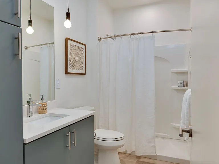 218 N Dillard St — Photo 16