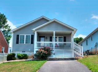 611 C St, Staunton, VA 24401