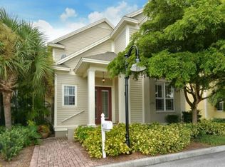 1783 Stapleton St, Sarasota, FL 34239