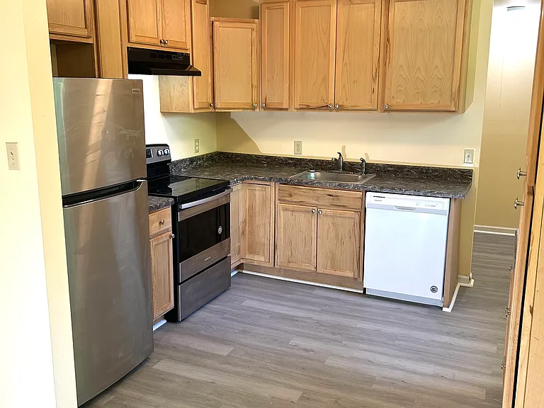 464 E Thompkins Ln — Photo 5