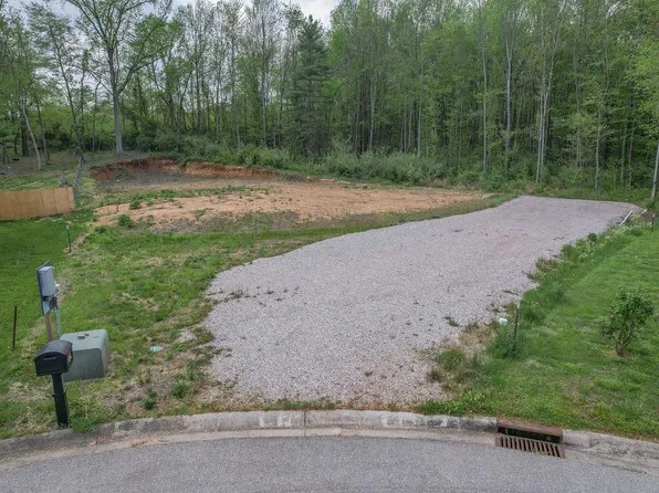 6990 W Crescent Dr, Chandler, IN 47610