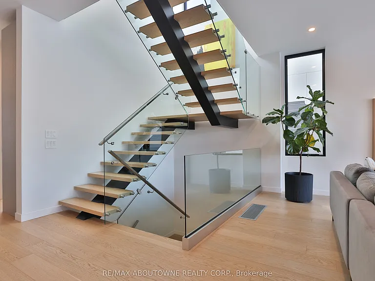 70 Upper Mount Albion Rd — Photo 6