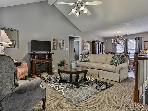 4th image of 3021 Mason Way