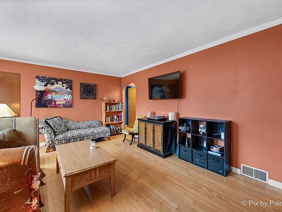 3rd image of 200 W Hawley St