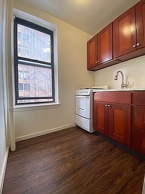 4th image of 346 E 63rd St #3D