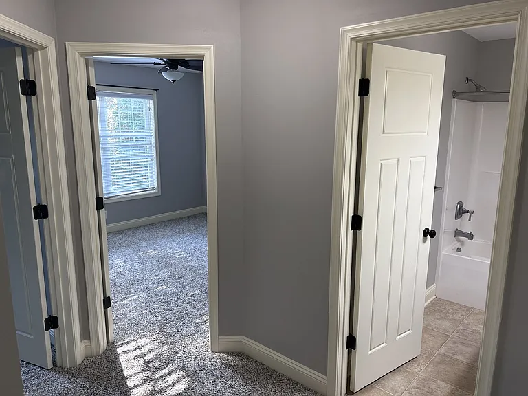 1040 Commonwealth Cir — Photo 12
