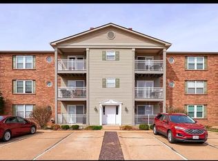 642 S Old Highway 141 APT D, Fenton, MO 63026