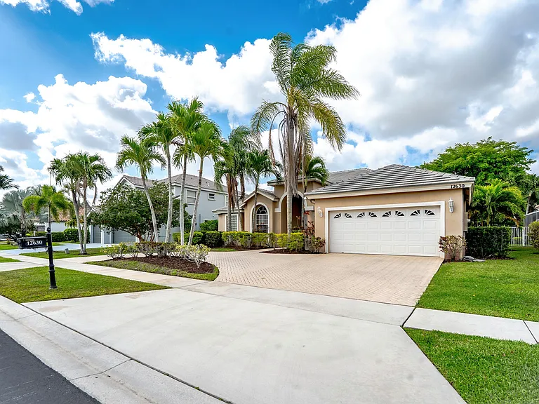 12630 Torbay Dr — Photo 35