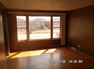 8620 S Keating Ave, Chicago, IL 60652