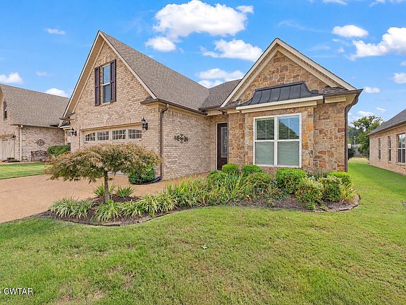2nd image of 54 Water Ridge Pl