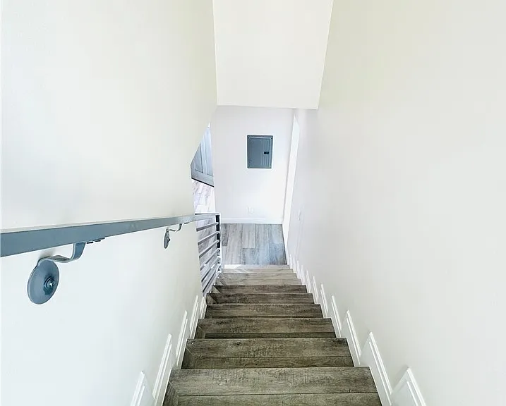 9318 Encino Ave — Photo 15