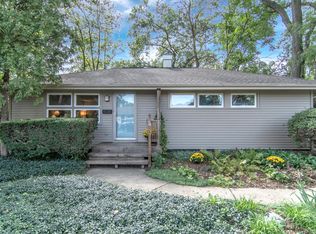 520 S Beverly St, Wheaton, IL 60187