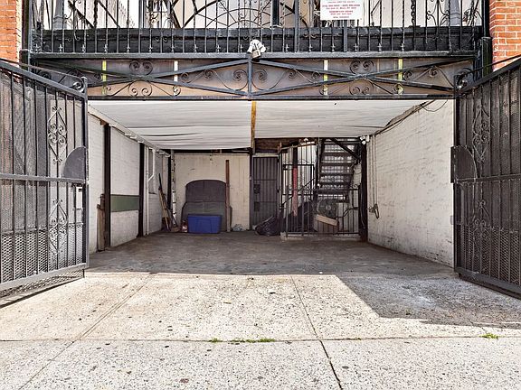 3rd image of 462 7th Ave #A