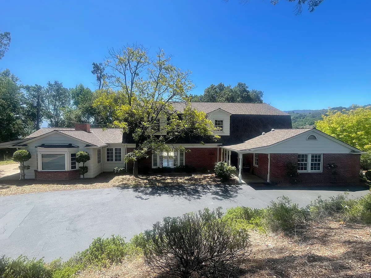 Building Photo - 22505 Rolling Hills Rd