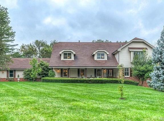 2nd image of 27 Clarkson Farm Dr