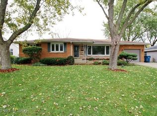 615 Jonette Ave, Bradley, IL 60915