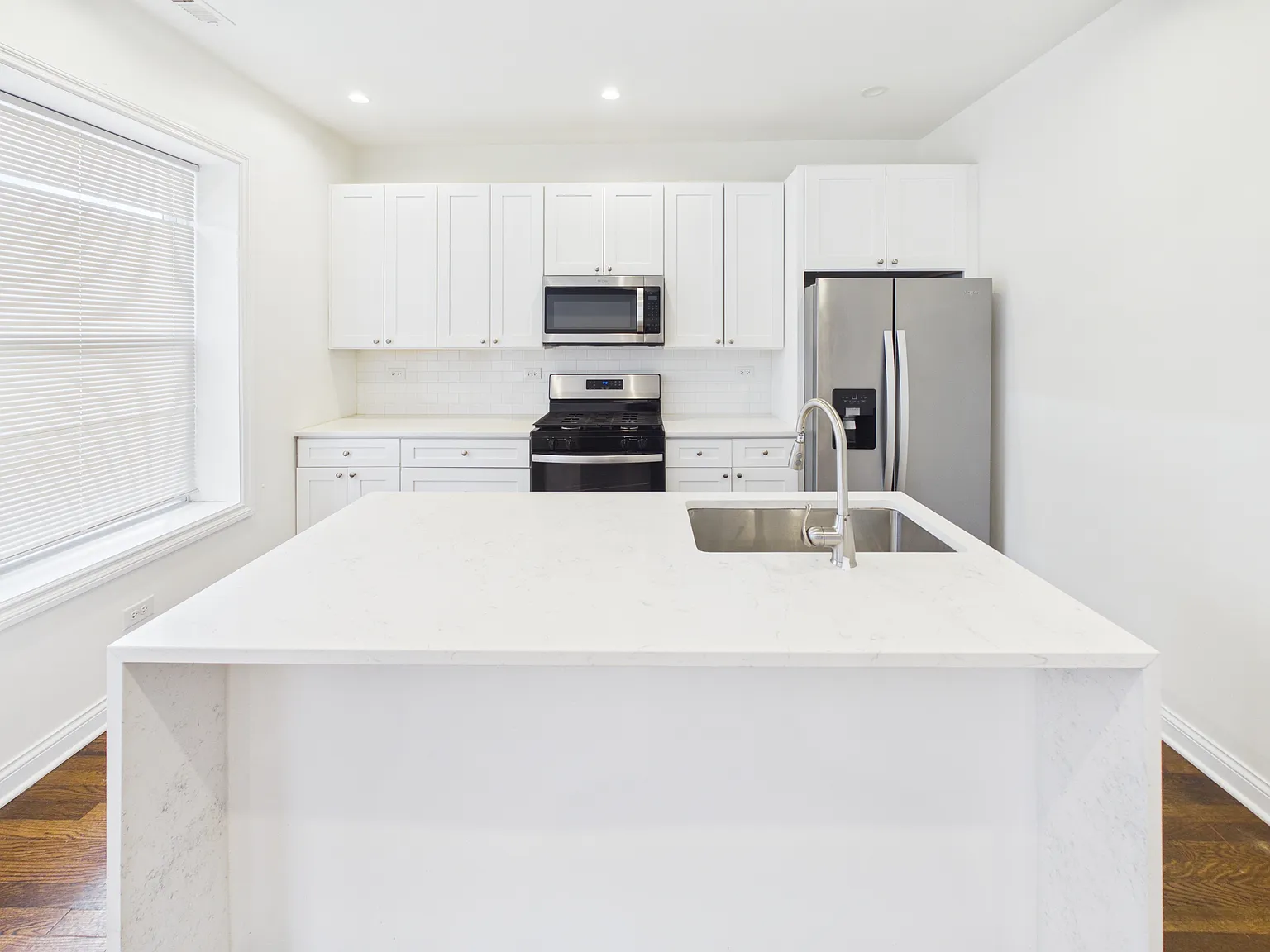 3 bed, 1250 sqft, $2,095 — Photo 4