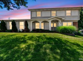 2902 Flameglow Dr, Saint Louis, MO 63129