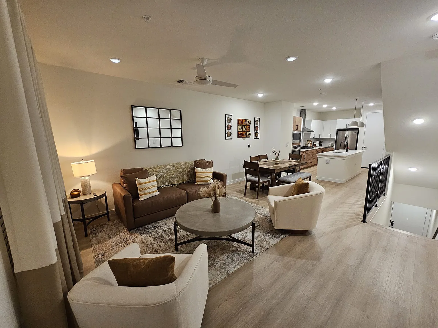 2 bed, 2.5 bath, 1422 sqft, $3,200 — Photo 2