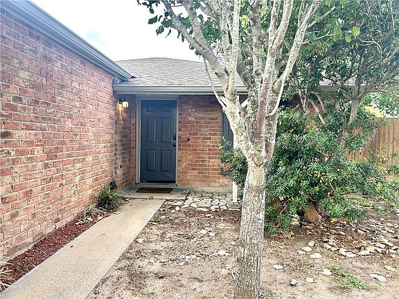 2nd image of 2350 Palm Dr