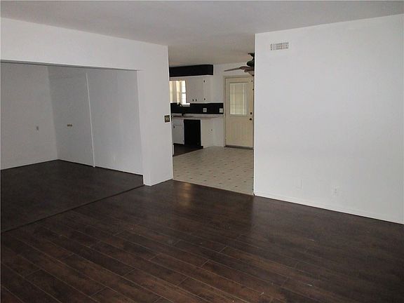 3rd image of 1510 Hardwood Grove St