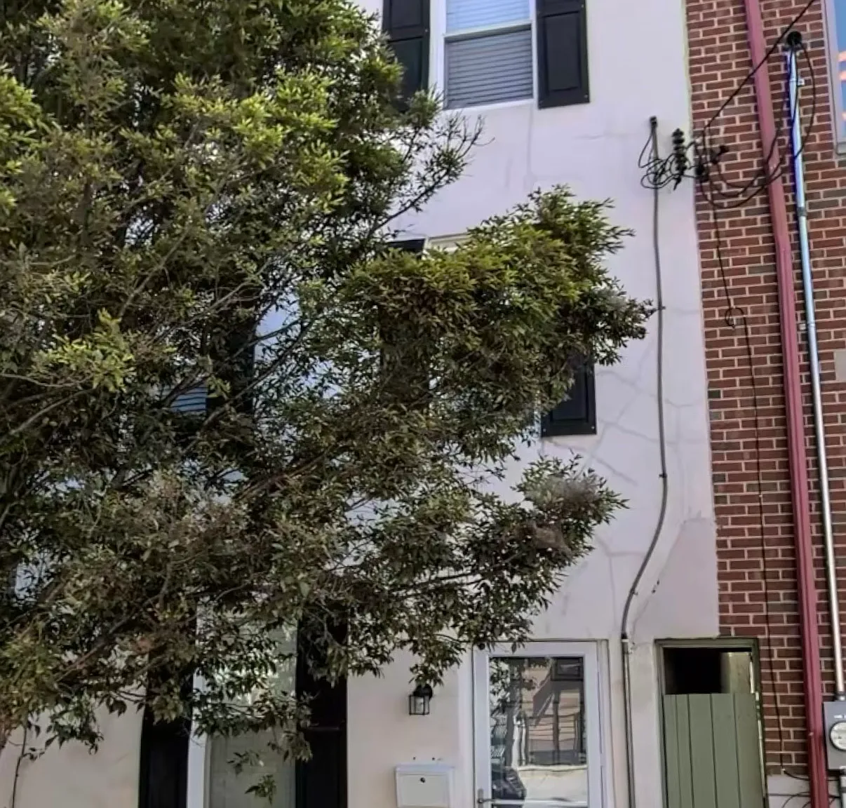 4 bed, 1442 sqft, $2,400 — Photo 1