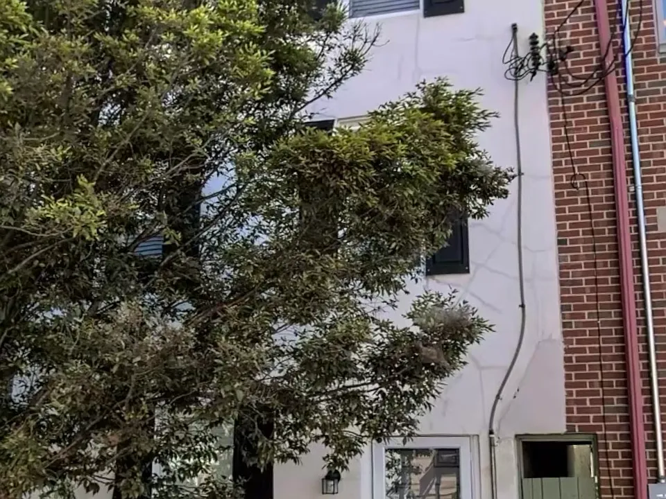 2143 E Sergeant St