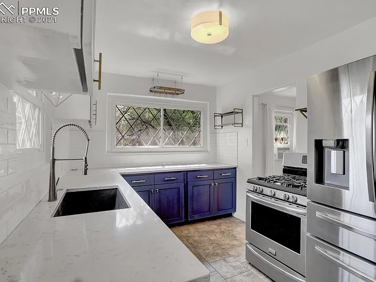 230 E San Miguel St — Photo 9