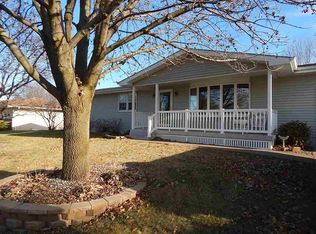 802 NE 4th Ave, Aledo, IL 61231