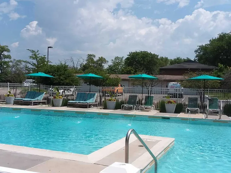 Village Park of Hoffman Estates — Photo 10