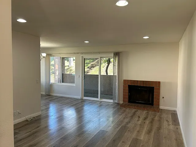 1070 Grape St — Photo 3