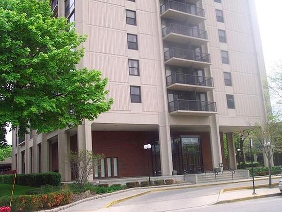 2nd image of 2605 S Indiana Ave Unit 704