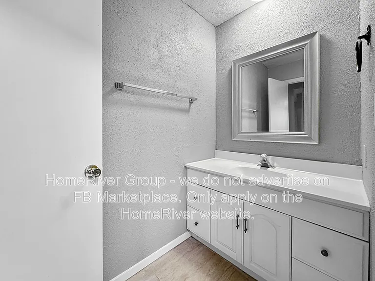 1319 Wisteria Way — Photo 12