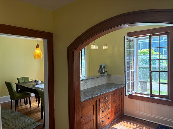 5th image of 85 Glenwood Blvd #1