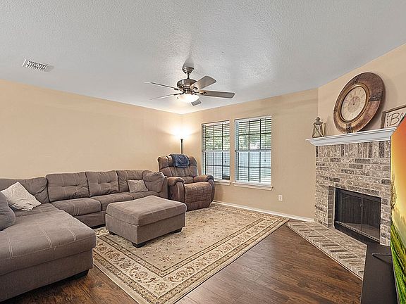 5th image of 2723 Prairie Creek Dr