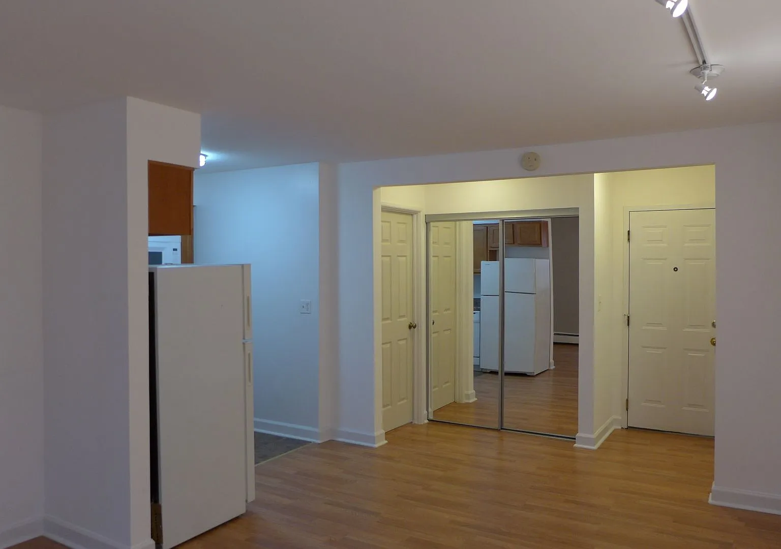 Winthrop Suites Apartments — Photo 4