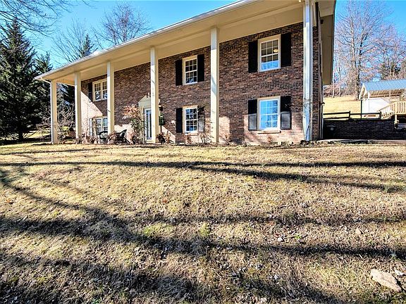 4th image of 115 Hillside Dr NE