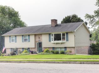 350 Lake View Dr, Manheim, PA 17545