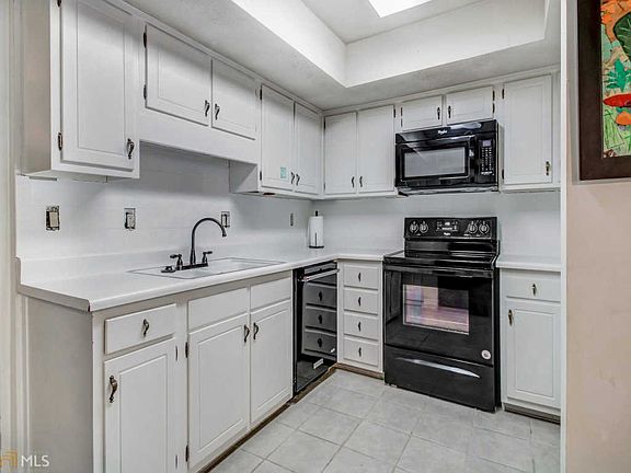 5th image of 2914 Torreya Way SE