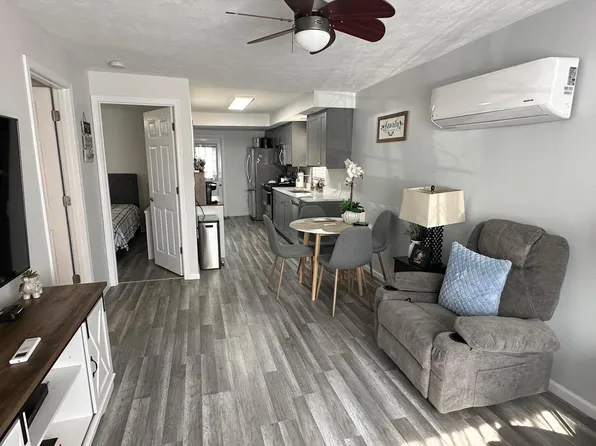 7535 Shorewood DRIVE, Salem, WI 53168