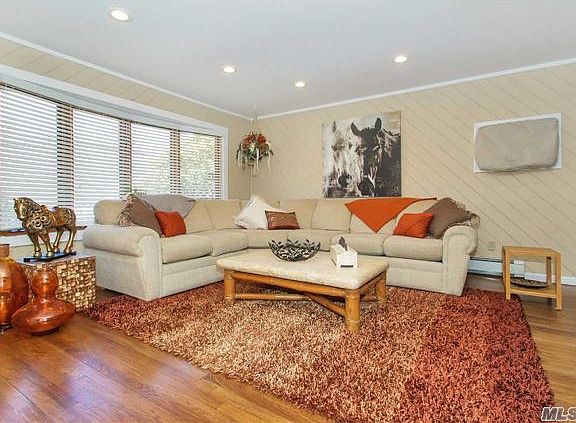 3rd image of 250 Harmony Dr