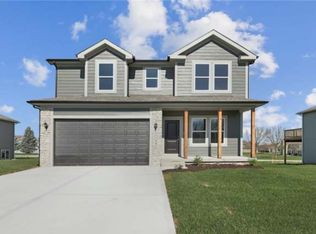 1300 SW Burns Cir, Oak Grove, MO 64075