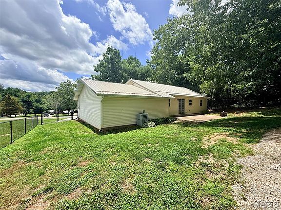 4th image of 3023 Port Perry Dr