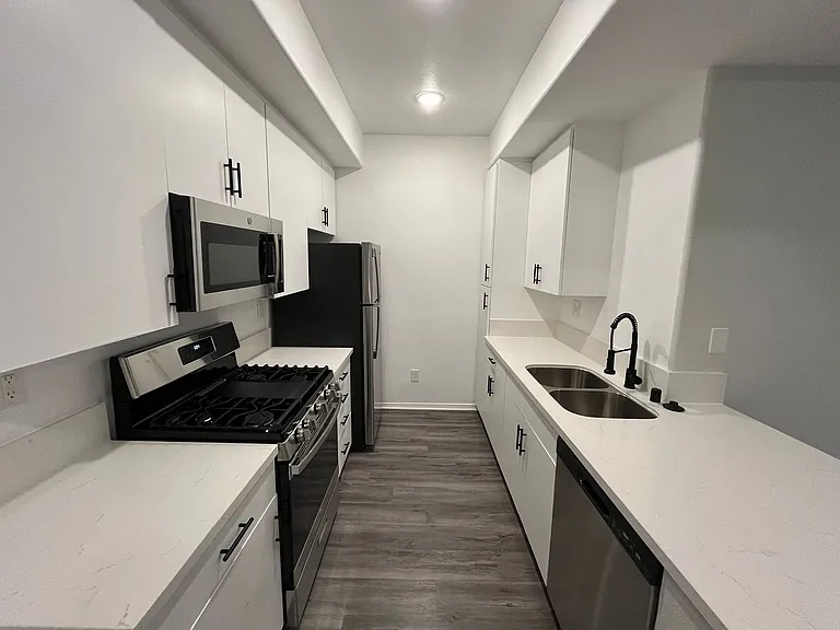 2820 Sawtelle Blvd — Photo 52