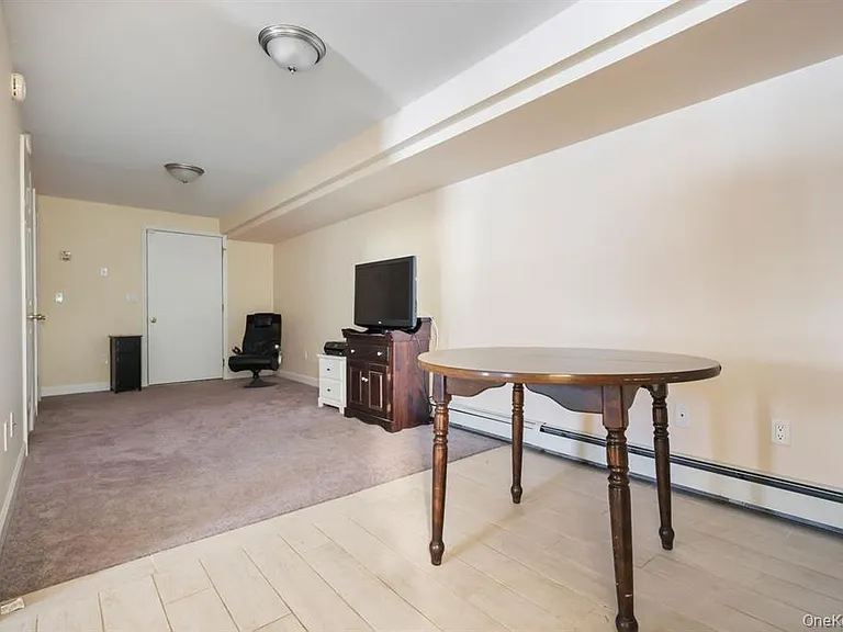 10 Jennifer Ln — Photo 5