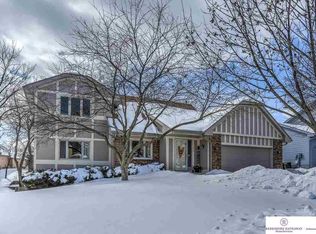 15469 Summerwood Dr, Omaha, NE 68137